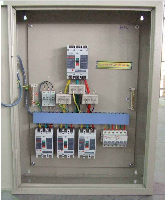 The role of current transformers on low-voltage outgoing circuits-heyi